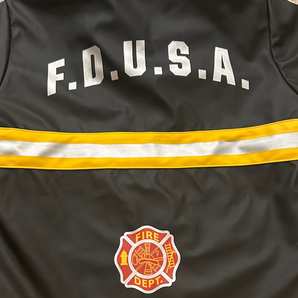 Western Chief Boy’s F.D.U.S.A Fire Chief Raincoat Jacket and Hat Set - Picture 9 of 9